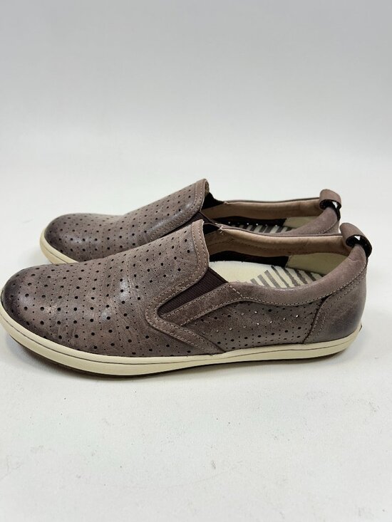 Shoes - TAOS Court Shoes Slip-On Size 9 Brown Leather Sneakers Loafers